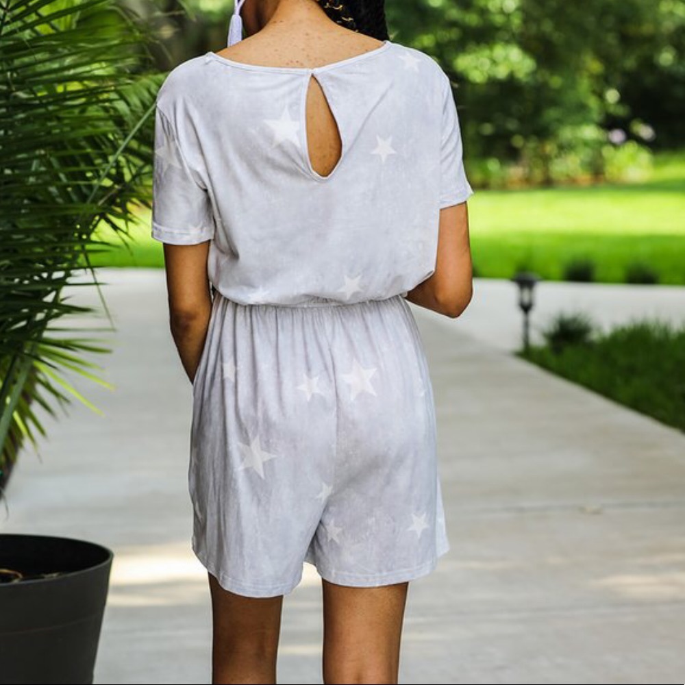 NWT Short Sleeve Star Romper size M - Picture 3 of 3